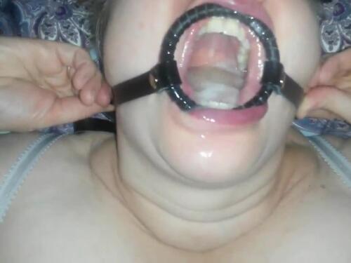 Mouth to mouth cum swallowing session on the slave in training